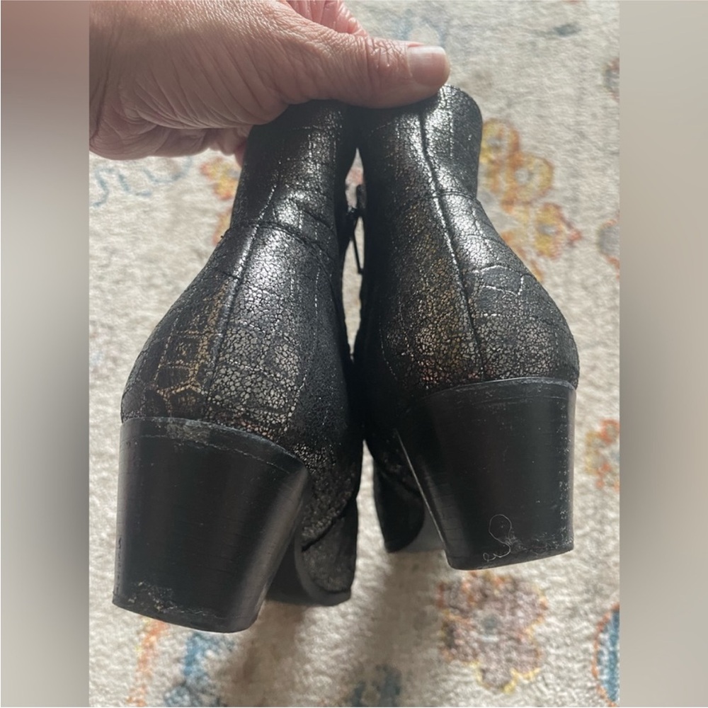 Saint Laurent Wyatt Silver Crocodile Embossed Ankle Boots 36.5 US 6.5 - Picture 7 of 8